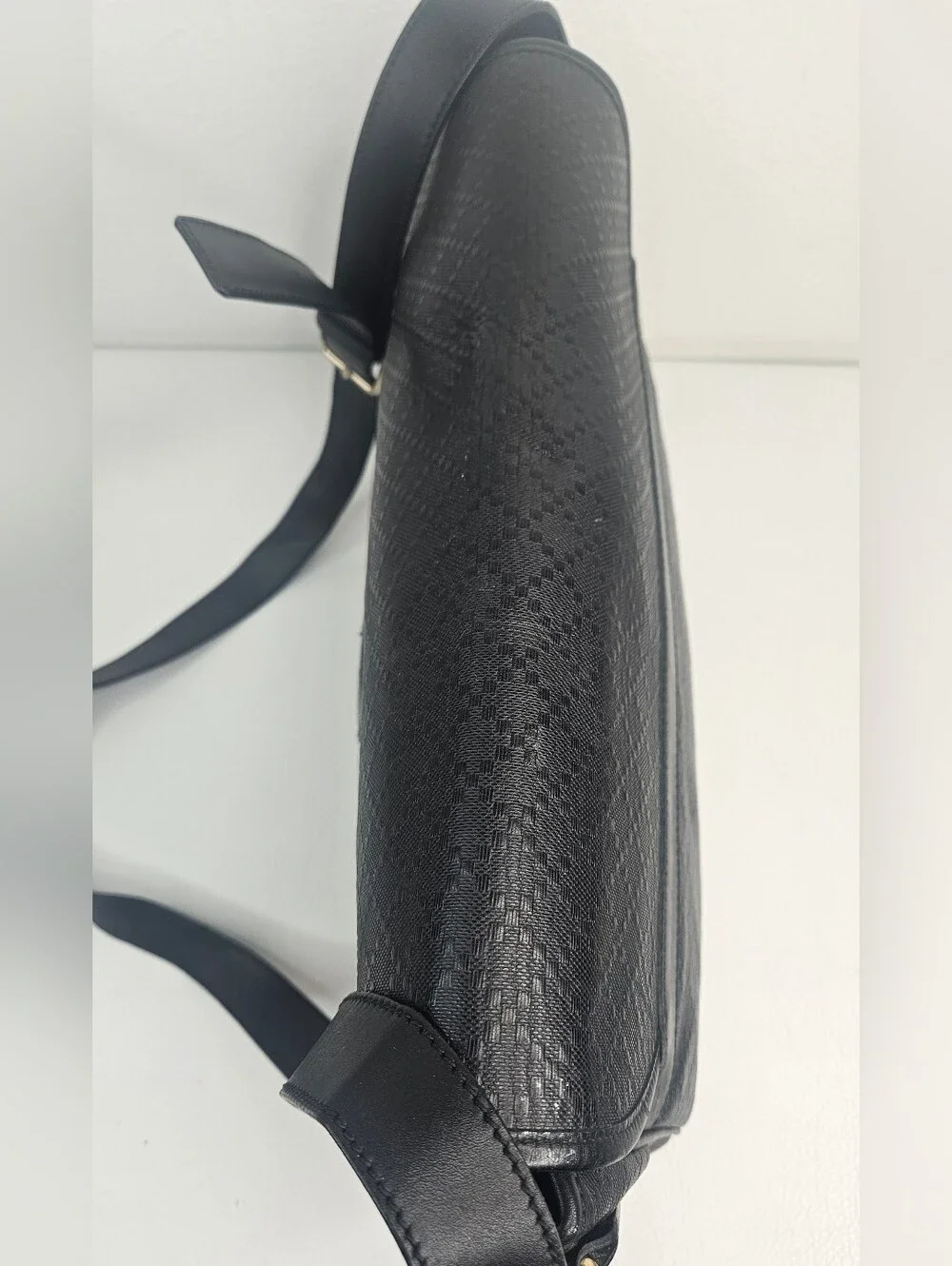 Authentic Gucci Black Diamante Messenger Crossbody Laptop Computer Bag